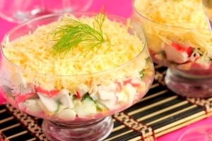 салат с кальмарами самый вкусный и простой